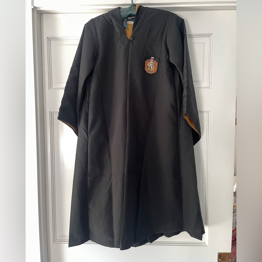 The Wizarding World of Harry Potter Hufflepuff Robe from Universal Studios